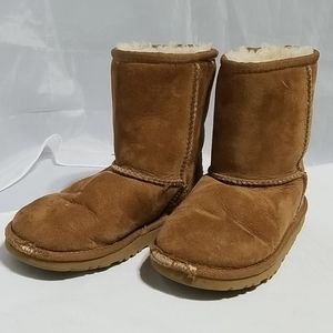 UGG Kids. Classic. size 12